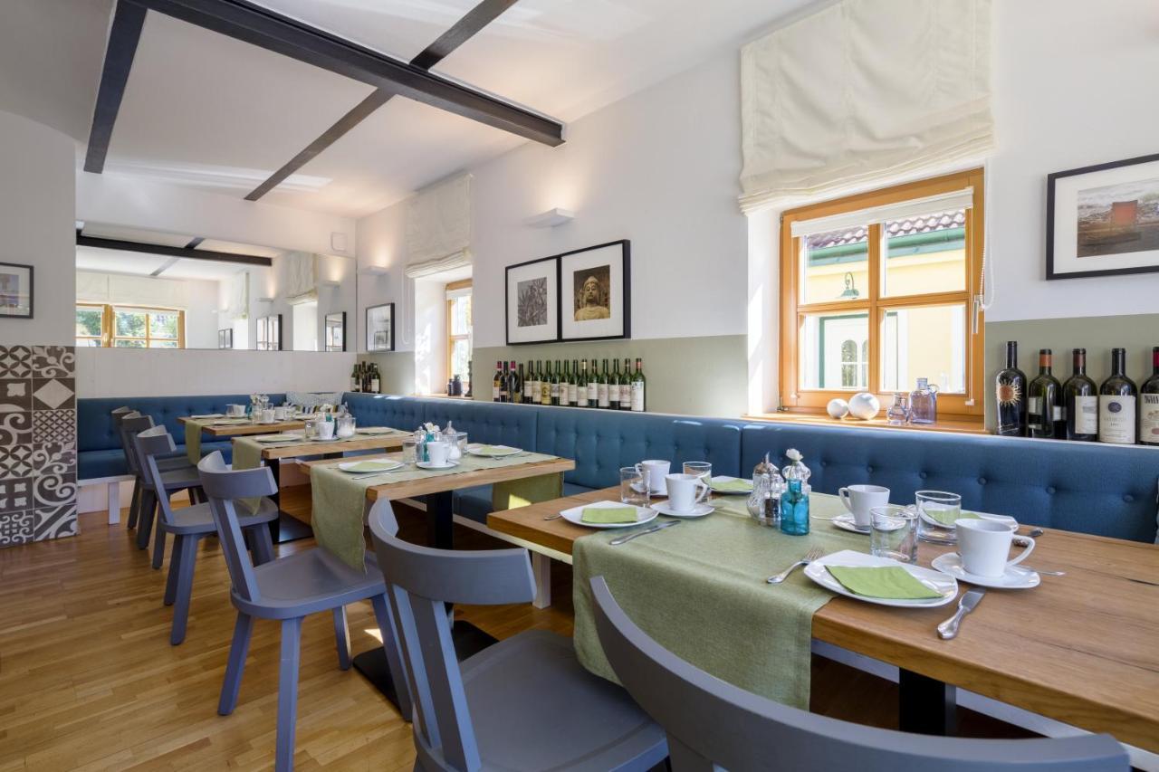 Weingut & Gastezimmer Edelmann Goettlesbrunn Exterior photo