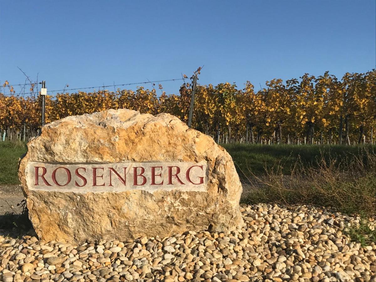 Weingut & Gastezimmer Edelmann Goettlesbrunn Exterior photo